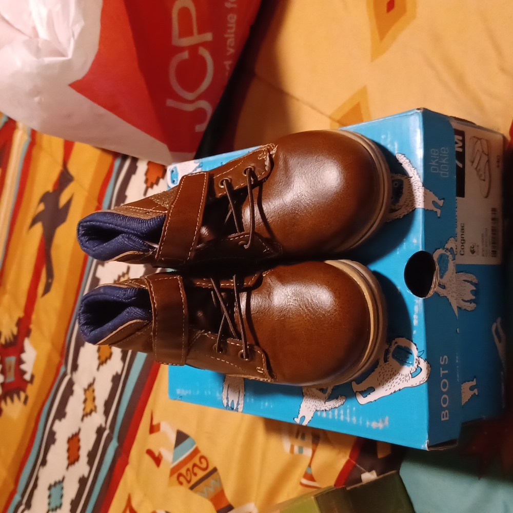 Boots - Picture 3 of 3